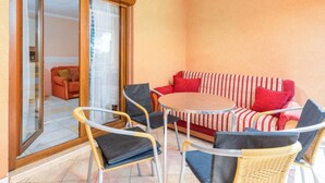 Apartment (One Bedroom Apartment With Terrace (A) | Balkoni