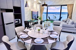 Unclassified image, 5 of 56, button - Full Sea View Country Garden Danga Bay 11-13pax (Johor Bahru)