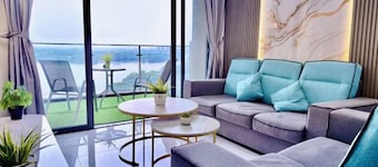 Full Sea View Country Garden Danga Bay 11-13pax