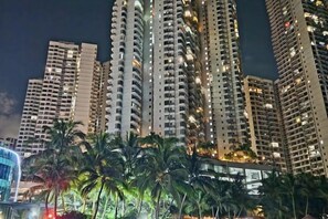 Unclassified image, 2 of 56, button - Full Sea View Country Garden Danga Bay 11-13pax (Johor Bahru)