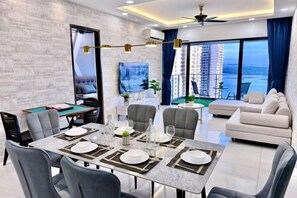 Unclassified image, 3 of 56, button - Full Sea View Country Garden Danga Bay 11-13pax (Johor Bahru)