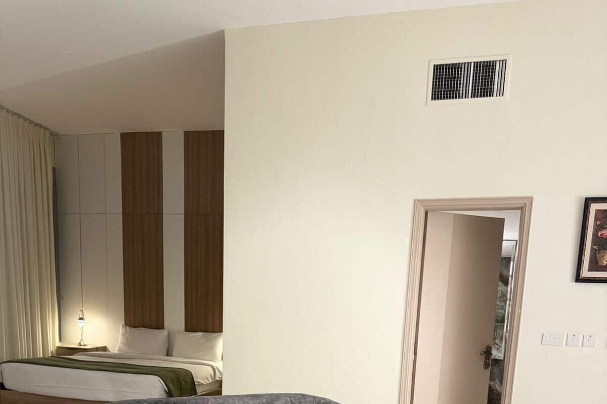 Coffres-forts dans les chambres, rideaux occultants