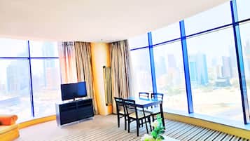 Executive Suite, Sea View | Living area | 42-inch LCD TV with cable channels