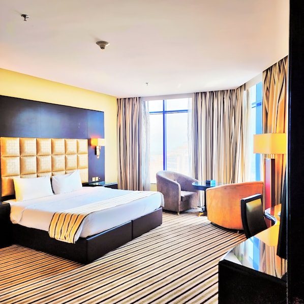 Executive Suite, Sea View | In-room safe, blackout curtains, iron/ironing board, free WiFi