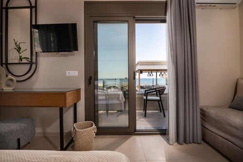 Horizon Apartments - Beachfront Luxury