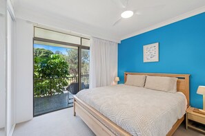 2 bedrooms, iron/ironing board, internet, bed sheets