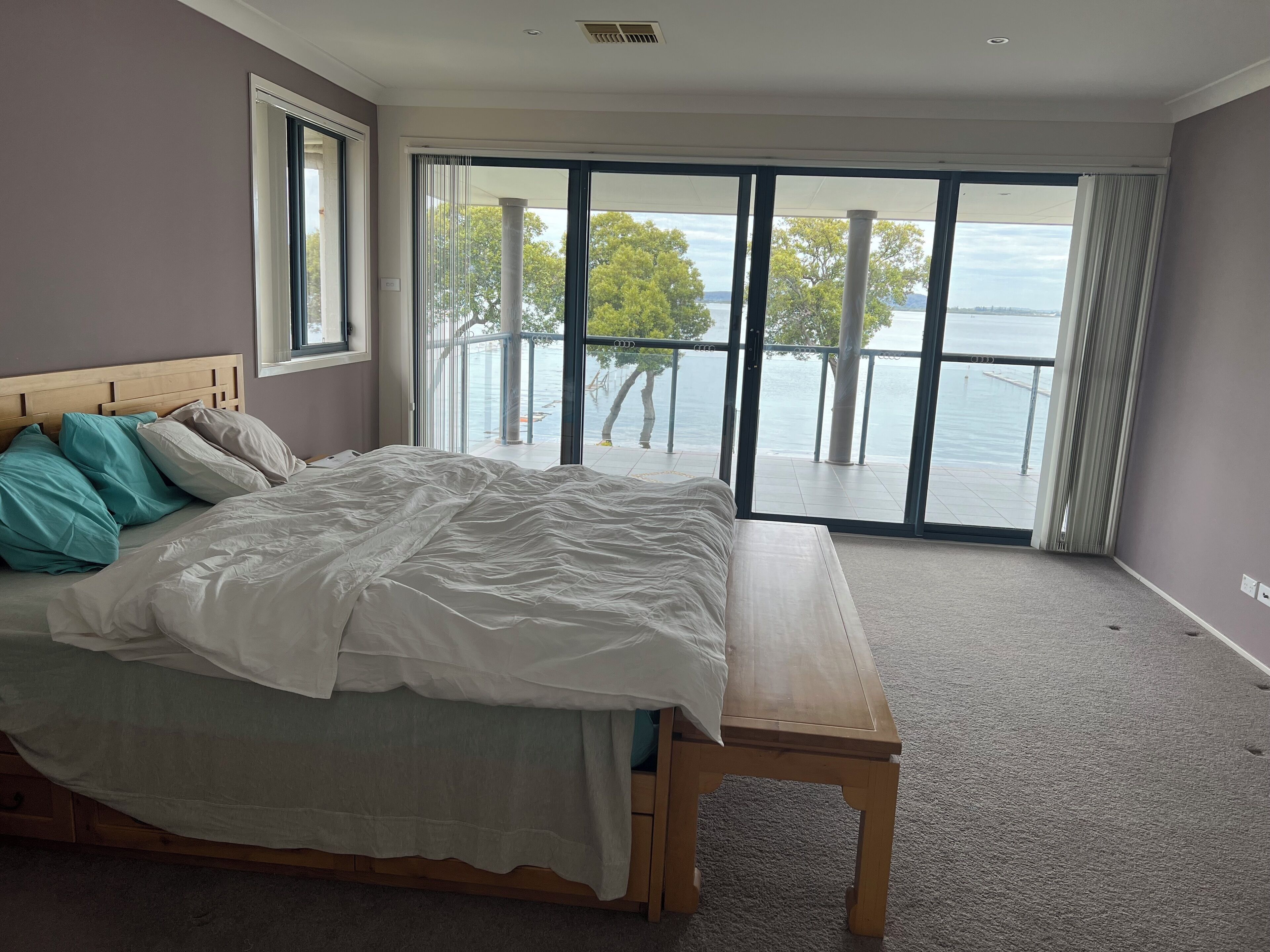 4 bedrooms, Internet, bed sheets