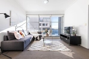 Apartment (2 Bedrooms) | Front of property