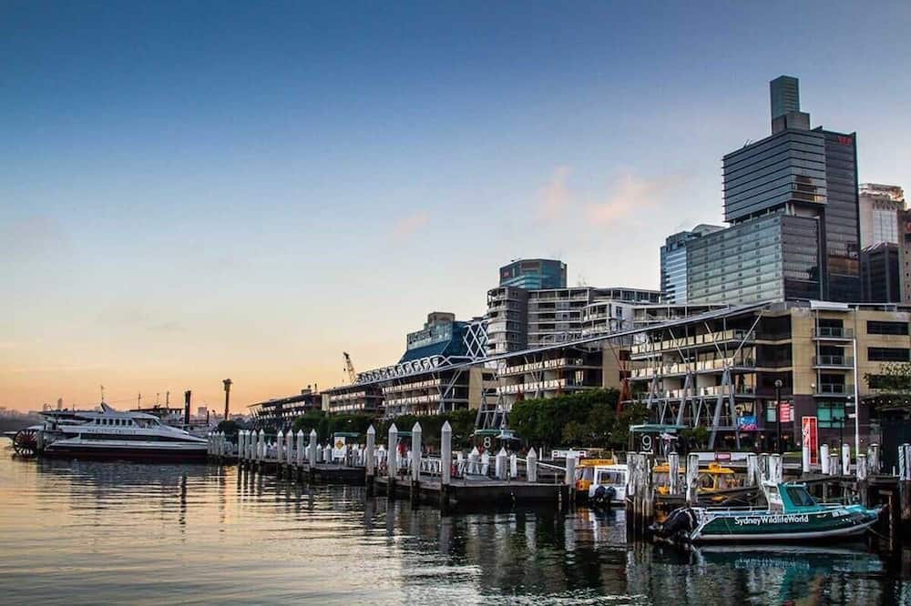A Stylish & Bright Suite Next to Darling Harbour