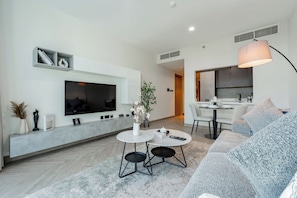 Deluxe Apartment, Balcony, City View | Living area