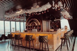 Bar (on property) - MADELISE HOTEL&APARTMENT (Haiphong)