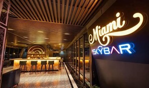 Bar (on property) - MADELISE HOTEL&APARTMENT (Haiphong)