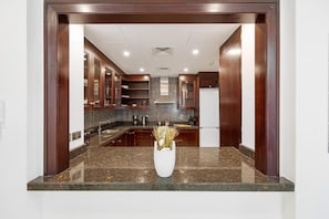 تفاصيل الفندق من الداخل