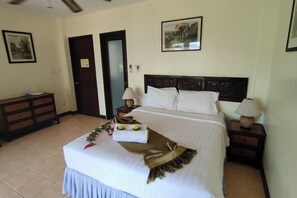 Room - Villa with sea view and edge pool (Phuket)