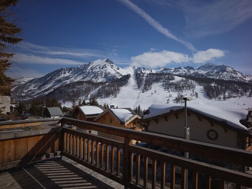 Chalet Isatis newly constructed luxury chalet, proximity to pistes Montgenevre