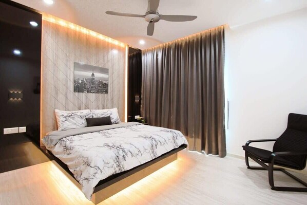 Apartment (2 Bedrooms) | Front of property