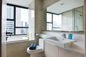 Apartment (3 Bedrooms) | Interior - Modern High Floor 3BR Apt Bathtub Bkt Bintang (Kuala Lumpur)