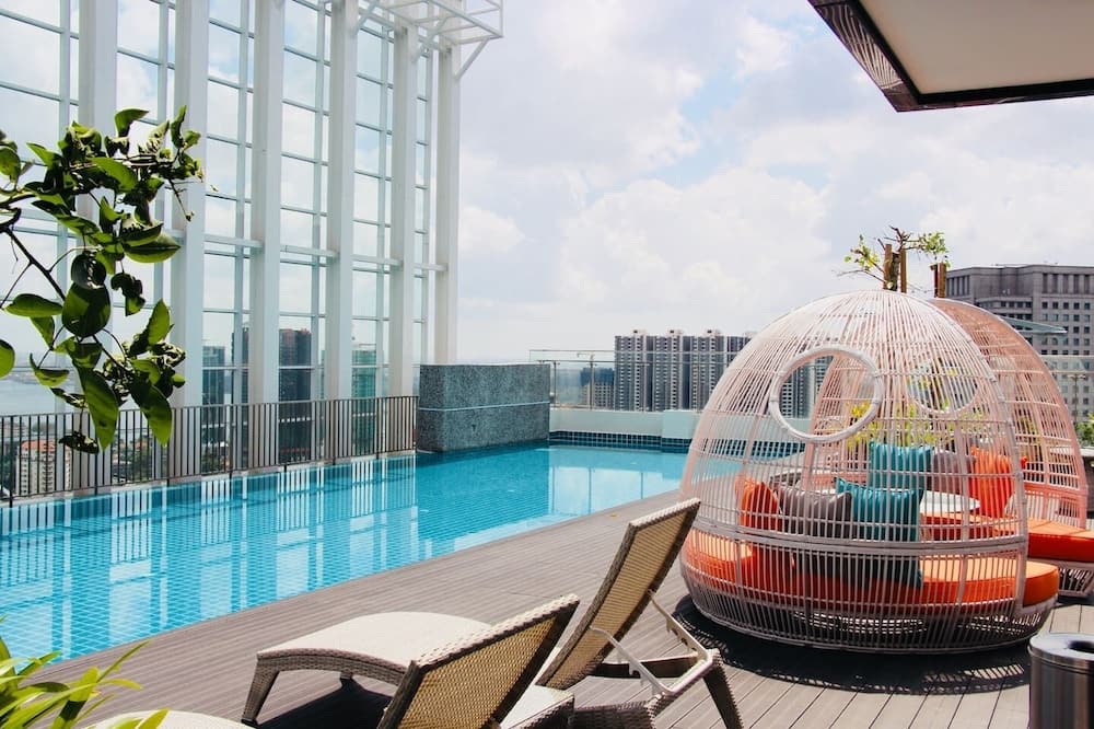 Chic Suasana JB Suite, Cozy Stay With Balcony