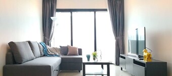 A Spacious, High-floor Suite Next to Komtar Jbcc