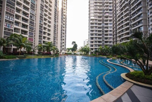 Comfy 3BR Apt in Danga Bay, Free Parking, Sea View
