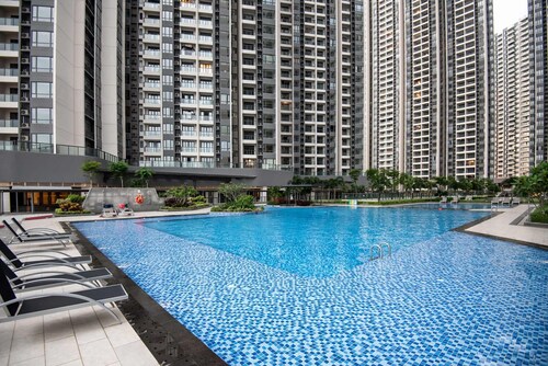 2BR R&F Phase2, CIQ R&F Mall, Free Parking