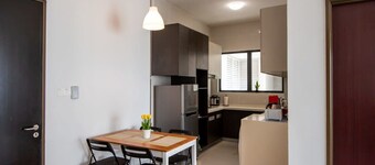 A Stylish 2BR Suite, Water Views, Free Parking