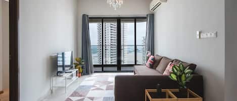 Apartment (2 Bedrooms) | Front of property