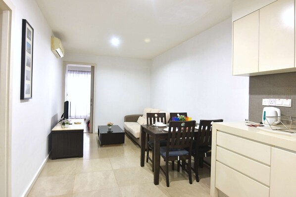 Apartment (2 Bedrooms) | Front of property