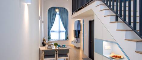 Apartment (2 Bedrooms) | Front of property