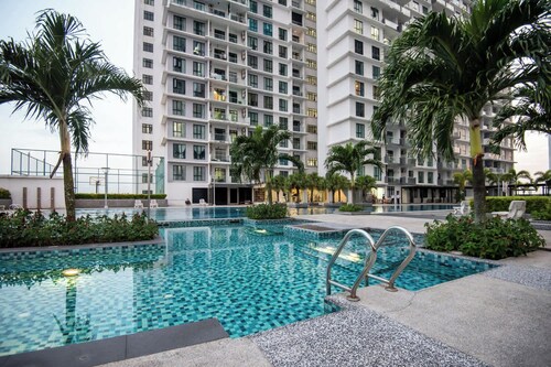 Stylish 4BR Near Paradigm Mall, Pool, Free Parking