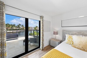 5 bedrooms, desk, iron/ironing board, travel cot