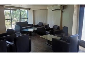 Coin salon dans le hall