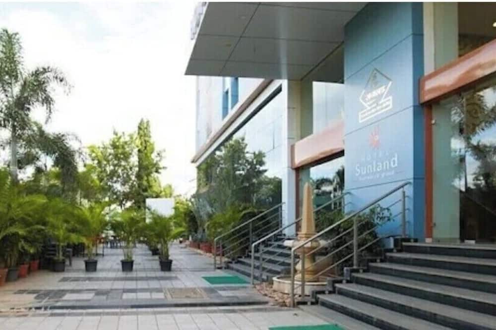 Hotel Sunland - Daund