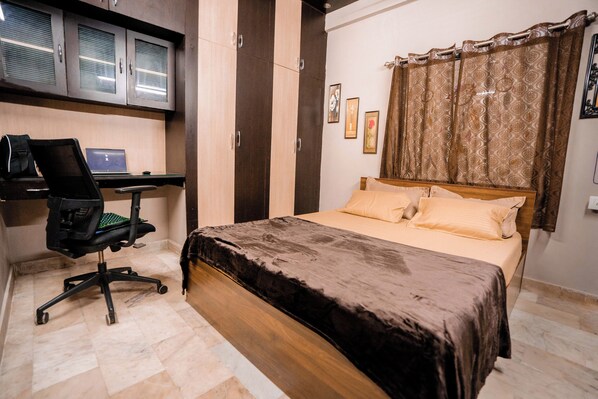 1 bedroom, WiFi, bed sheets - Movie Night Retreat, Self Check-In, Couples & Solo Paradise, Near Nexus Mall (Hyderabad)