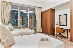 3 bedrooms, in-room safe, iron/ironing board, free WiFi - Luxurious 3BR in Downtown with Burj Khalifa View (Dubai)