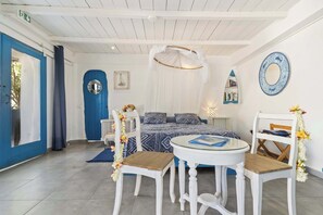 Room - Seaside Air-conditioned Bungalow Tamara (Moorea)