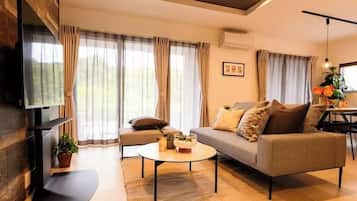 Villa, 4 Bedrooms | Living area