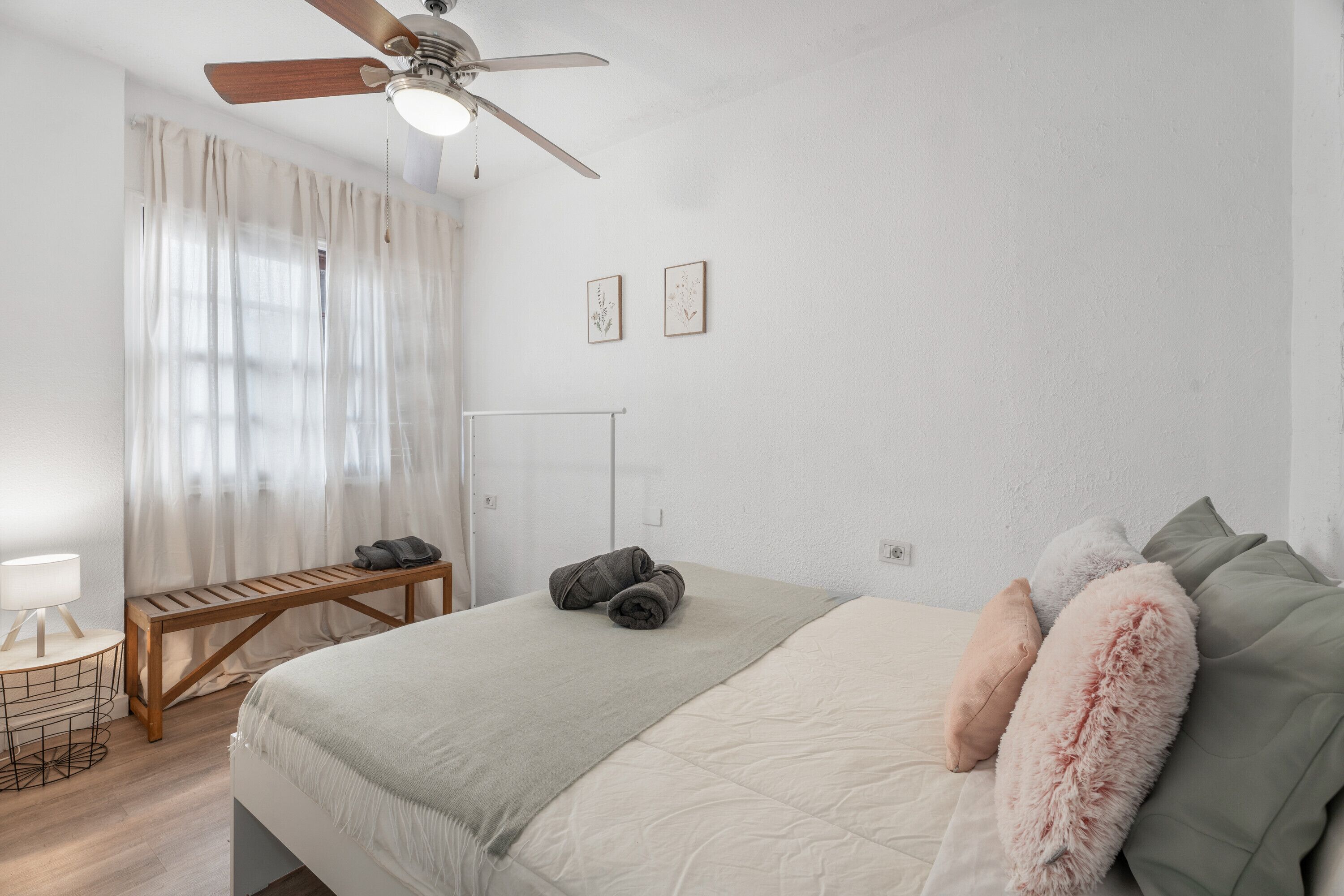 1 多间卧室、熨斗/熨衣板、WiFi、床单