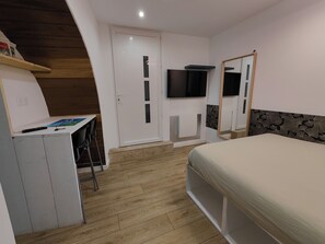 1 Schlafzimmer, Bügeleisen/Bügelbrett, Reisekinderbett, WLAN