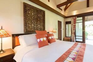 6 bedrooms, in-room safe, desk, iron/ironing board