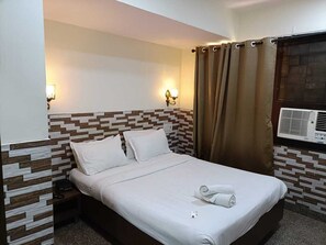 9 habitaciones, tabla de planchar con plancha y wifi 