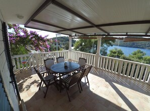 Apartment (Comfort Two Bedroom Apartment with Se) | Balcony