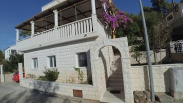 Departamento (Comfort Two Bedroom Apartment with Se) | Exterior