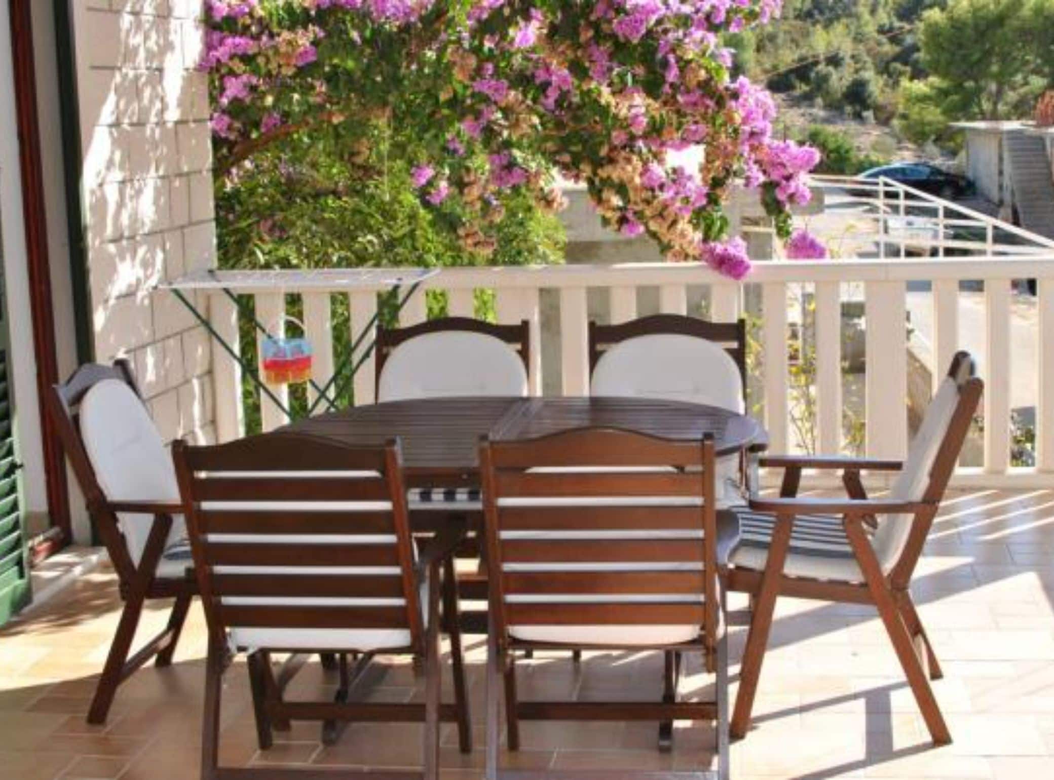 Apartment (Comfort Two Bedroom Apartment with Se) | Balkon