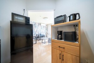 Fridge, microwave, stovetop