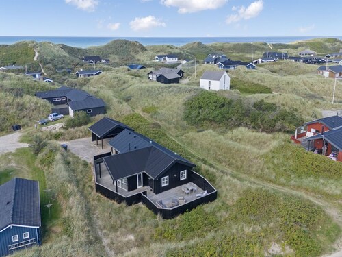 "Alde" - 150m from the sea by Interhome