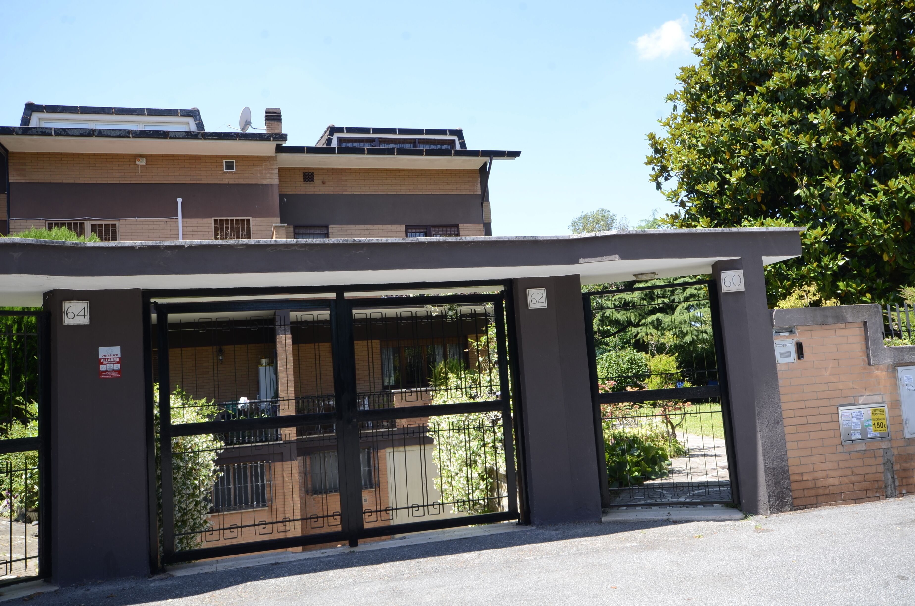 Bagian depan properti