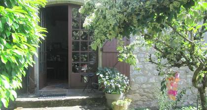 Chambre d'hÎtes 'La Grange Aux Livres' avec jardin partagé et Wi-Fi