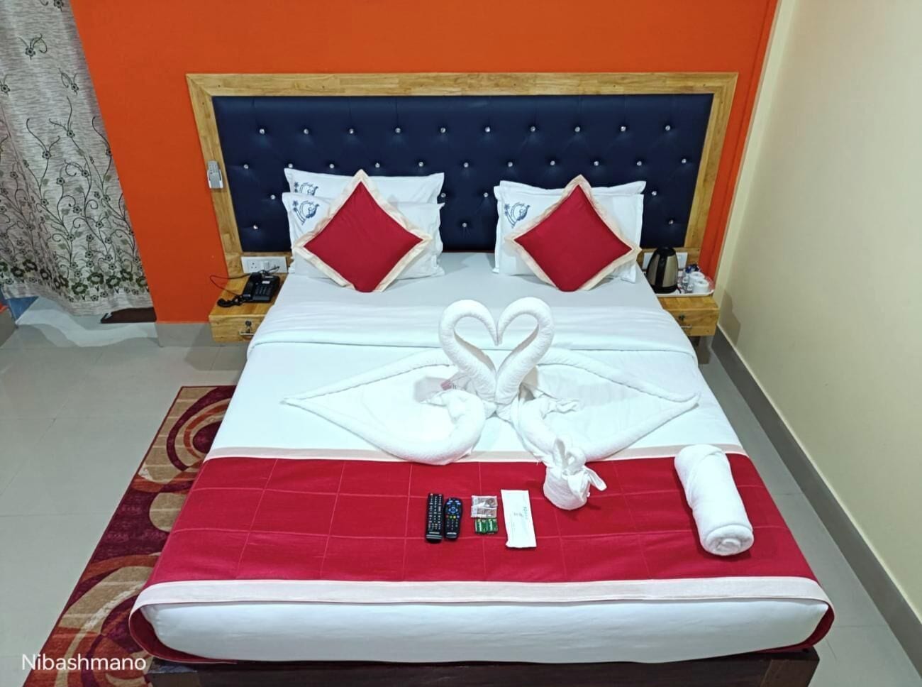 Deluxe kamer | Een bureau, gratis wifi, beddengoed