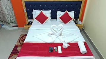 Rom – deluxe | Skrivebord, wi-fi (inkludert) og sengetøy